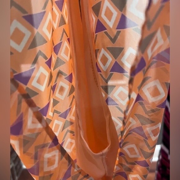 Francesca’s buttons peach geometric print chiffon dress size medium - Picture 5 of 7